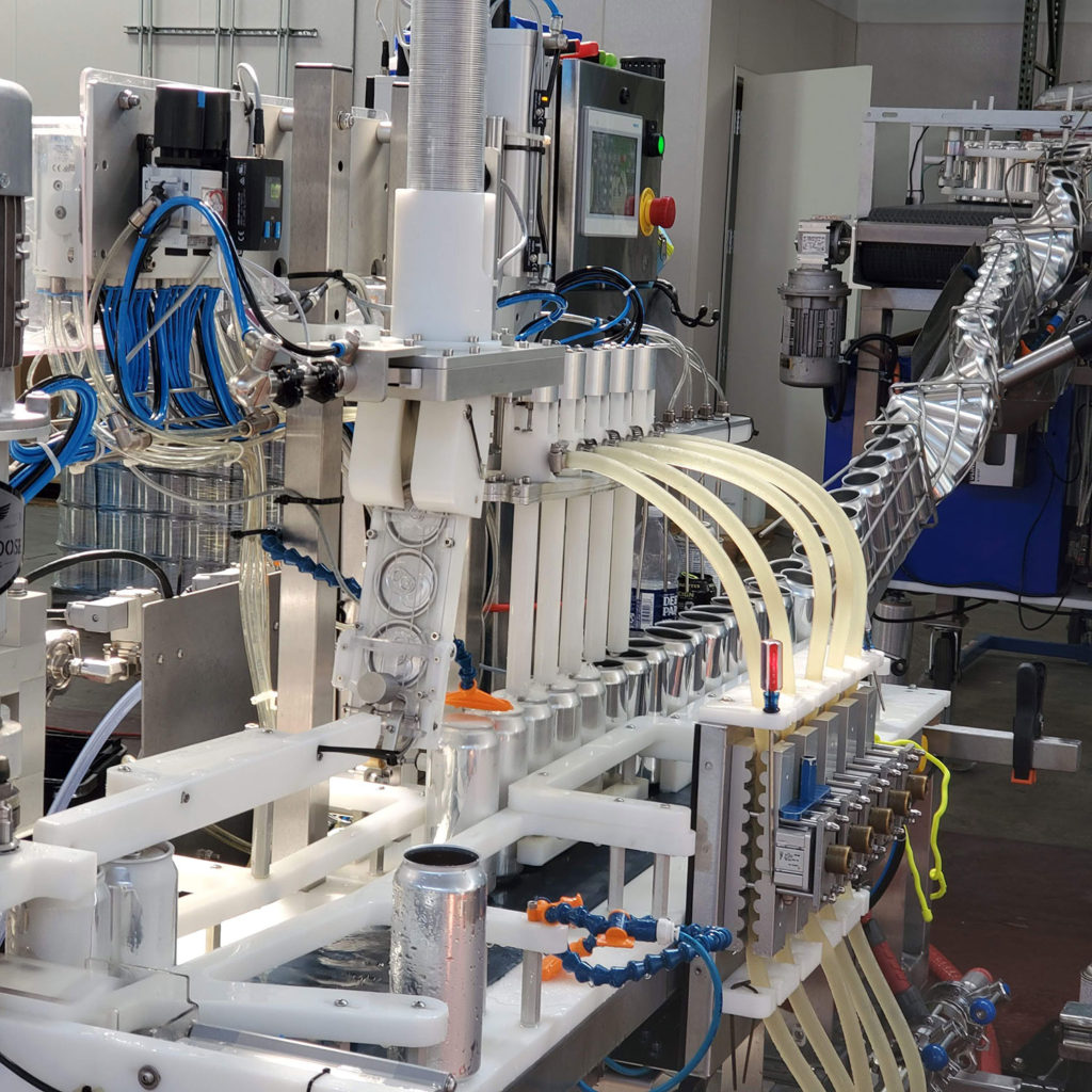 Filling head on the canning line